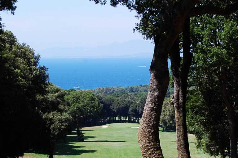 Giocare a Golf vicino casa in Toscana - Immobiliare Marina Salivoli